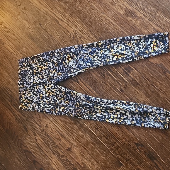 Lululemon Speed Up Tight 28" Size 6 - Picture 3 of 7